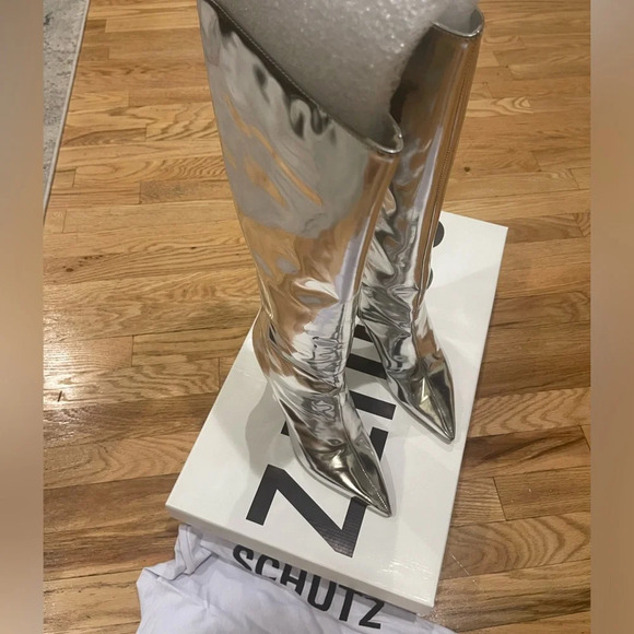 Schutz Mary Metallic Knee High Boot in Prata Size 8 - Picture 4 of 5